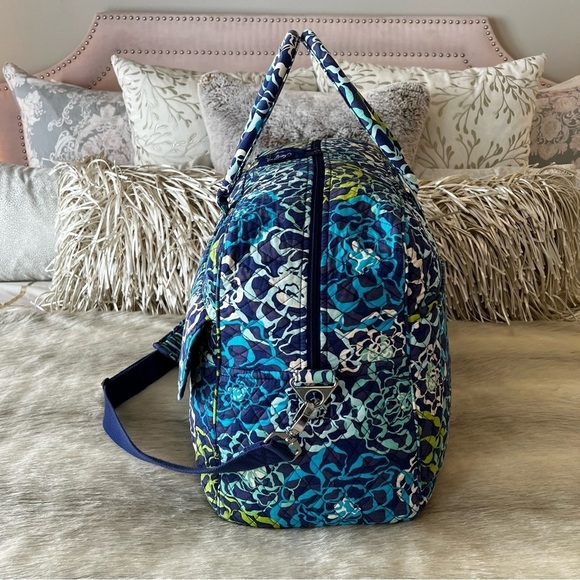 VERA BRADLEY Katalina Blue 2015 Grand Traveler Bag Duffle Green White Floral - Picture 7 of 15